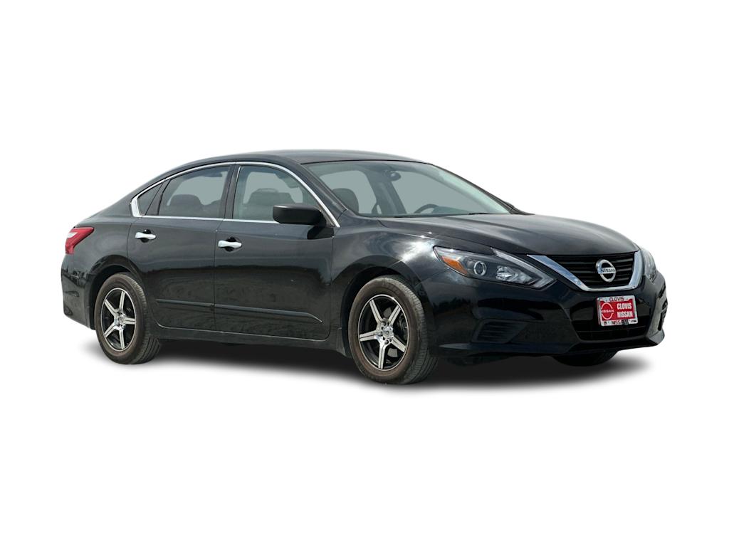 Thumbnail: 2017 Nissan Altima - 21