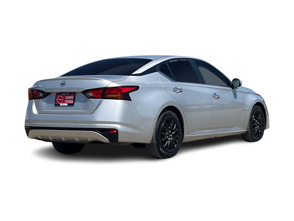 Thumbnail: 2021 Nissan Altima - 19