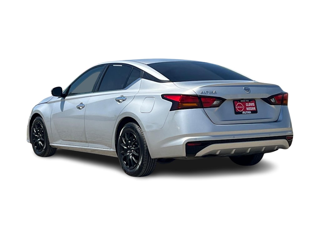 Thumbnail: 2021 Nissan Altima - 4