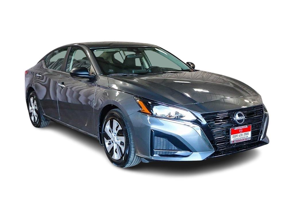 Thumbnail: 2025 Nissan Altima - 18