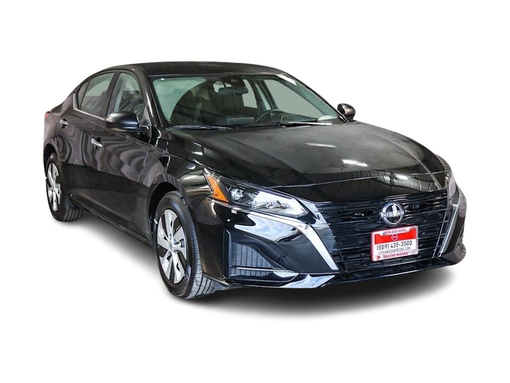 Thumbnail: 2025 Nissan Altima - 18