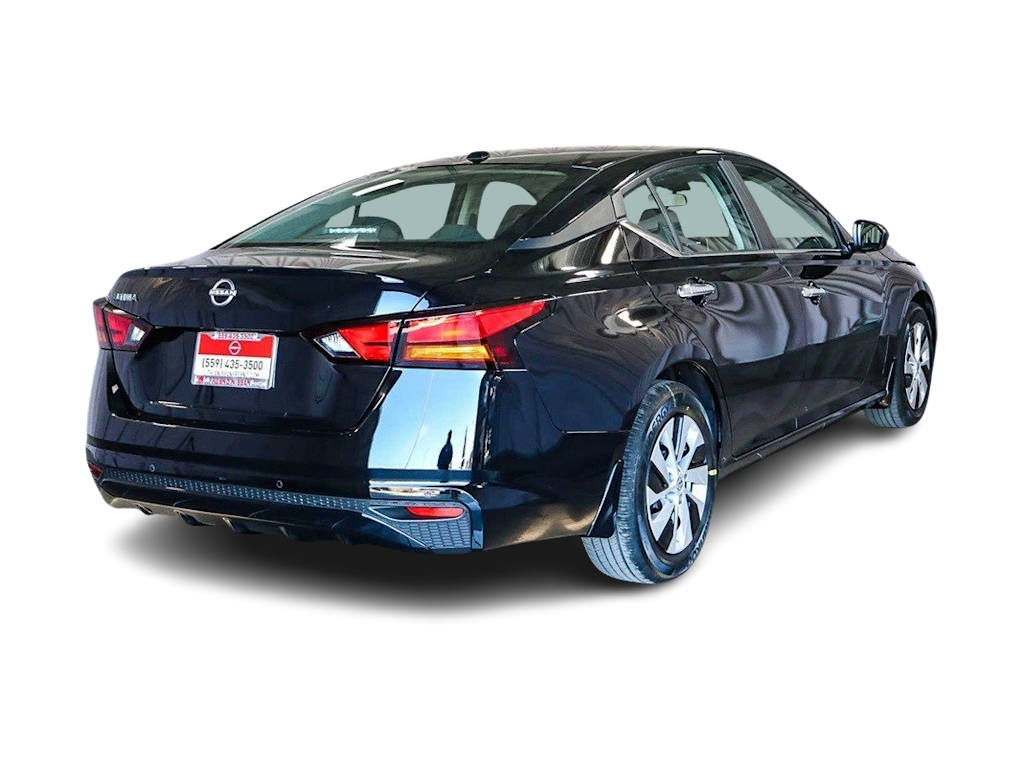 Thumbnail: 2025 Nissan Altima - 18