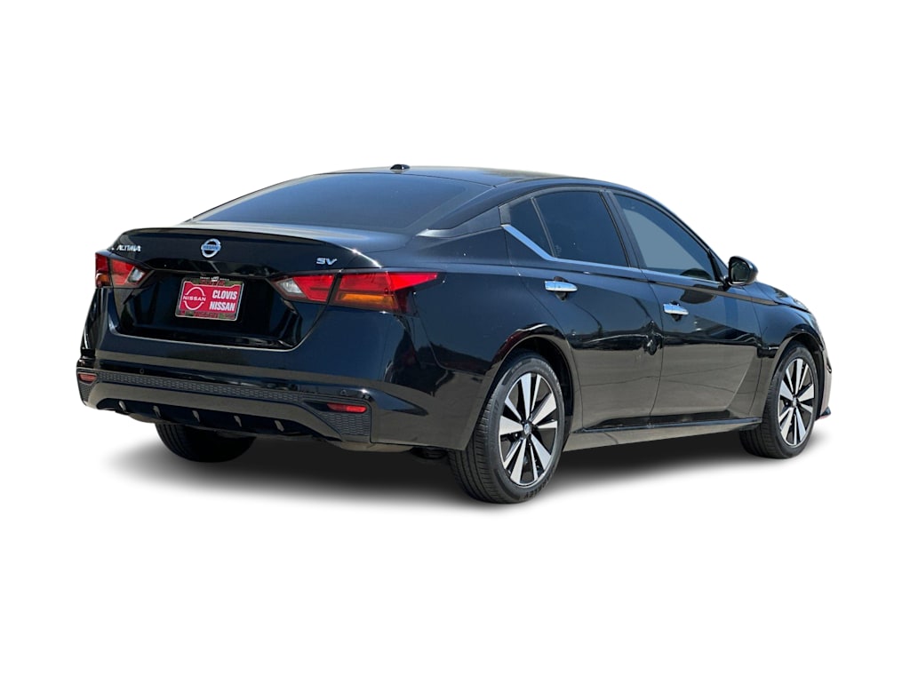 Thumbnail: 2022 Nissan Altima - 18