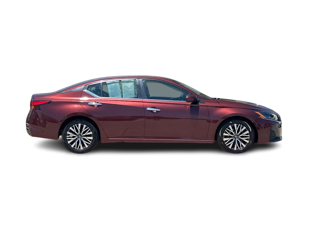 Thumbnail: 2023 Nissan Altima - 20