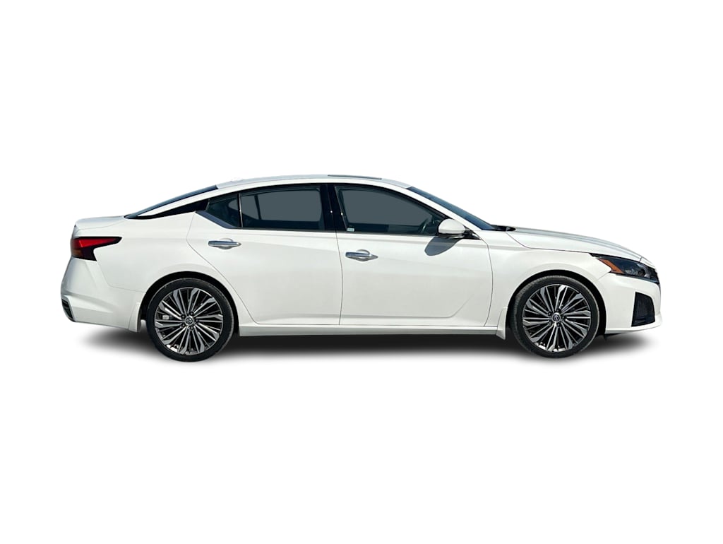 Thumbnail: 2023 Nissan Altima - 20
