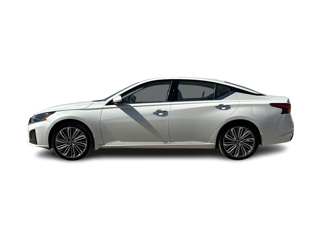 Thumbnail: 2023 Nissan Altima - 3