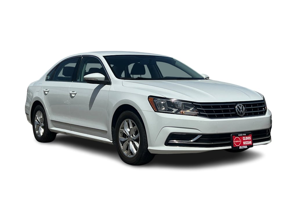 Thumbnail: 2017 Volkswagen Passat - 21