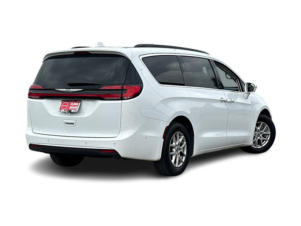 Thumbnail: 2022 Chrysler Pacifica - 18
