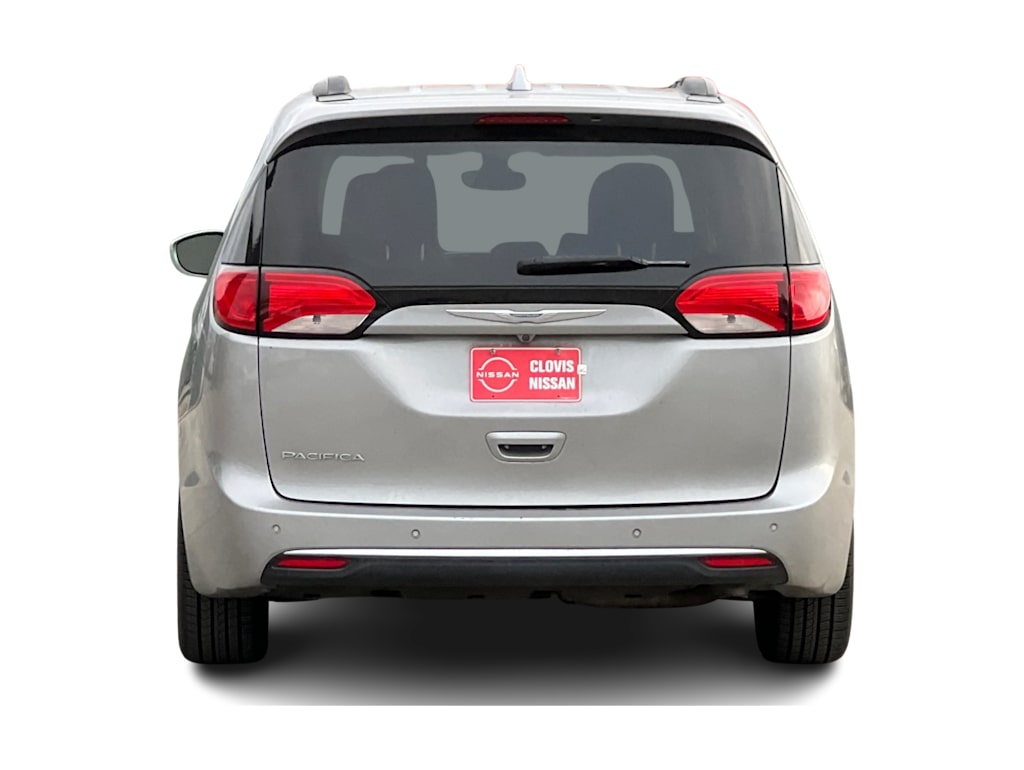 Thumbnail: 2017 Chrysler Pacifica - 5