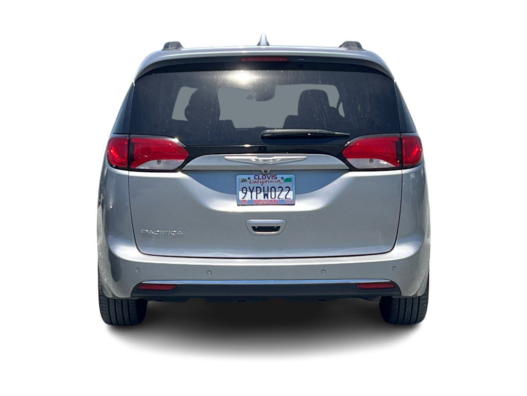 Thumbnail: 2017 Chrysler Pacifica - 5
