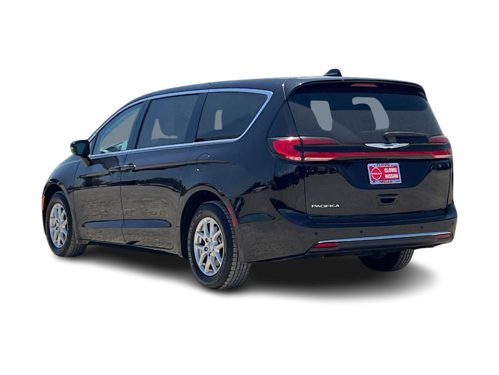Thumbnail: 2024 Chrysler Pacifica - 4