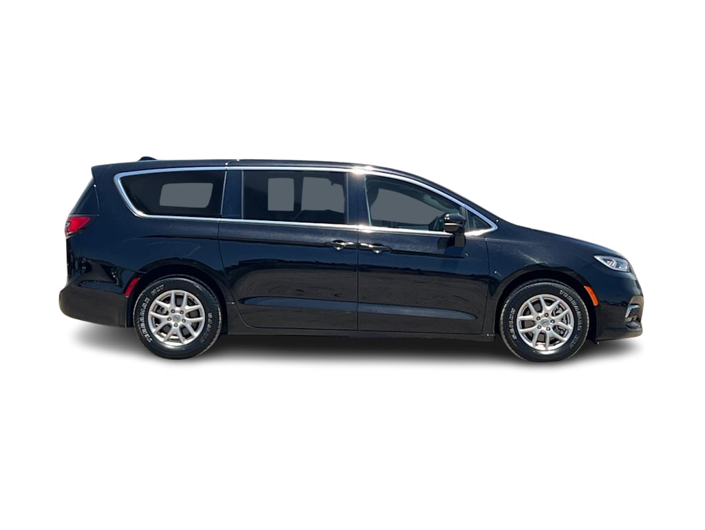 Thumbnail: 2024 Chrysler Pacifica - 20