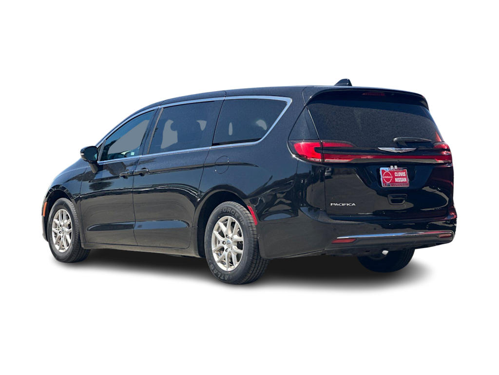 Thumbnail: 2025 Chrysler Pacifica - 4