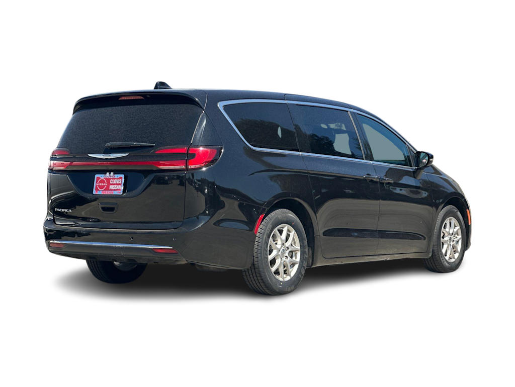Thumbnail: 2025 Chrysler Pacifica - 18