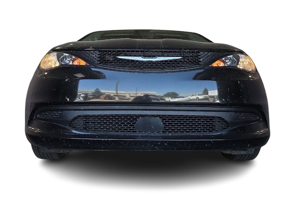 Thumbnail: 2023 Chrysler Voyager - 19
