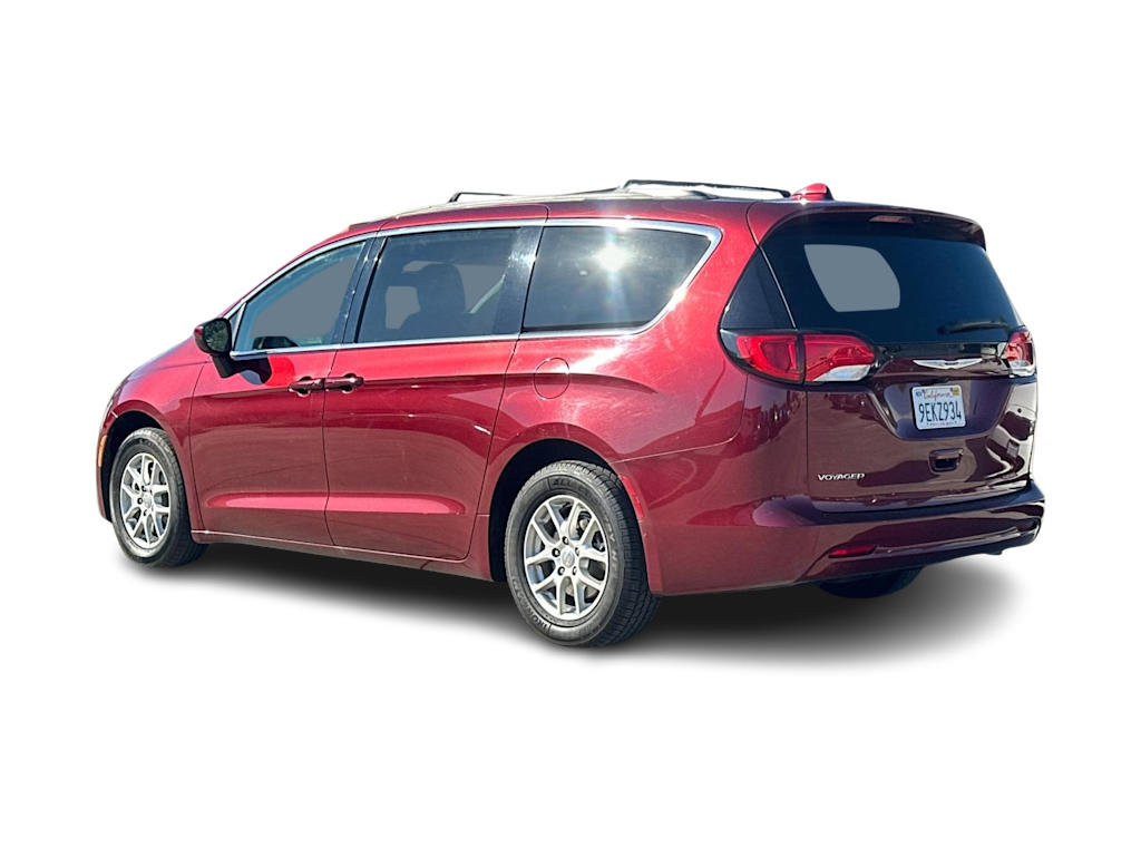 Thumbnail: 2020 Chrysler Voyager - 4