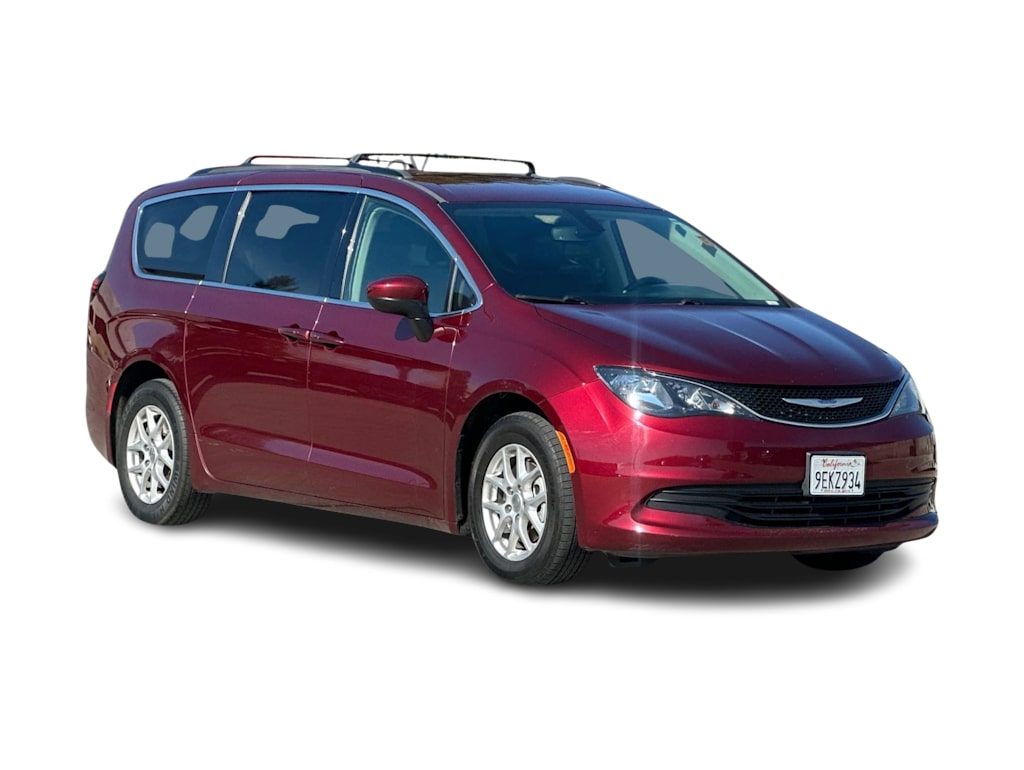 Thumbnail: 2020 Chrysler Voyager - 19