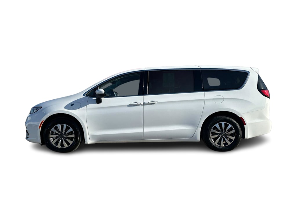 Thumbnail: 2023 Chrysler Pacifica - 3