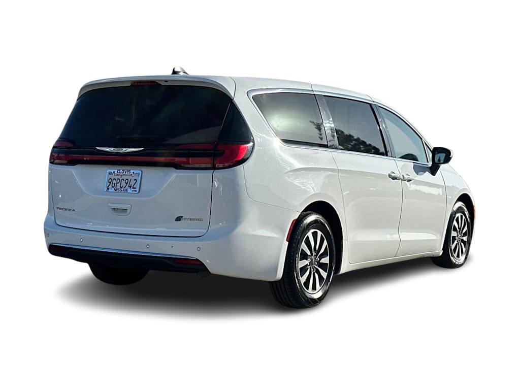 Thumbnail: 2023 Chrysler Pacifica - 18