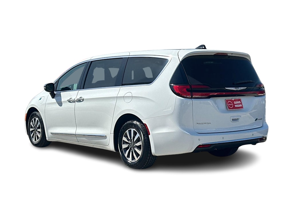 Thumbnail: 2023 Chrysler Pacifica - 4