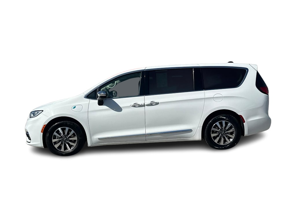 Thumbnail: 2023 Chrysler Pacifica - 3