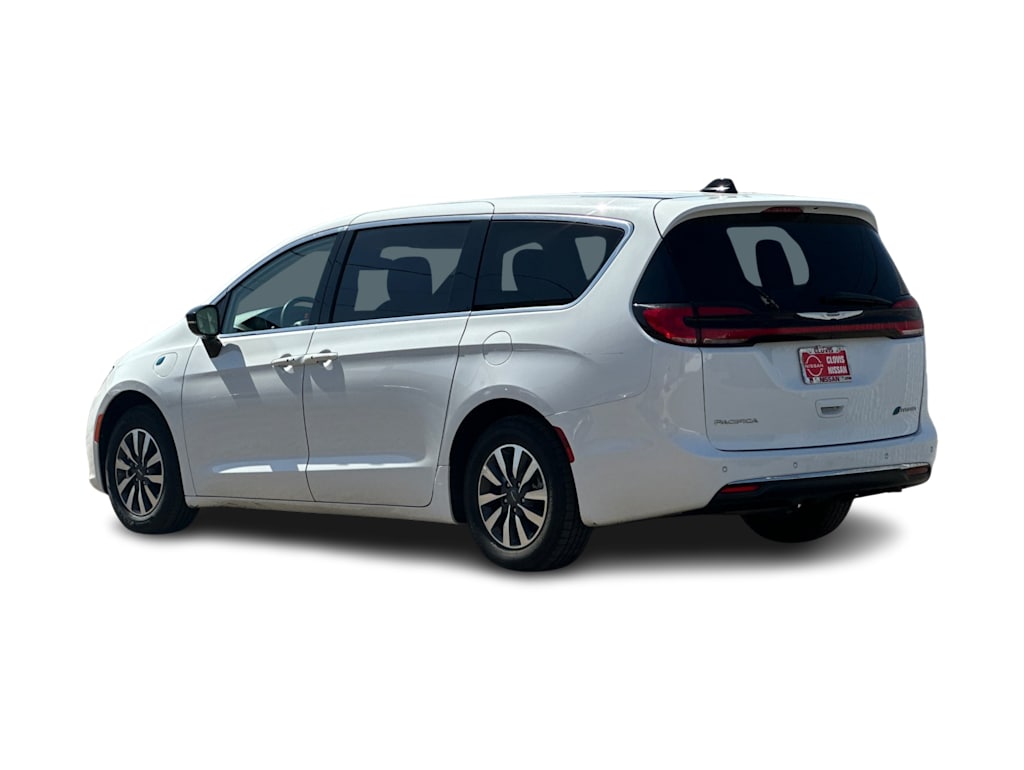 Thumbnail: 2024 Chrysler Pacifica - 4