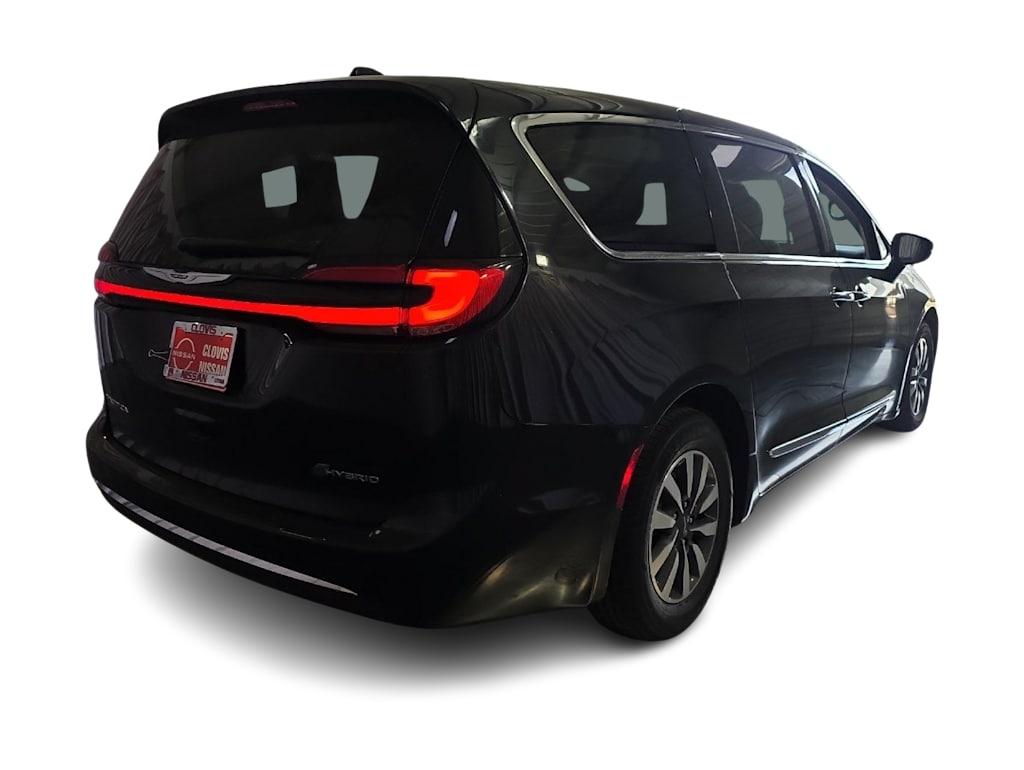 Thumbnail: 2023 Chrysler Pacifica - 18