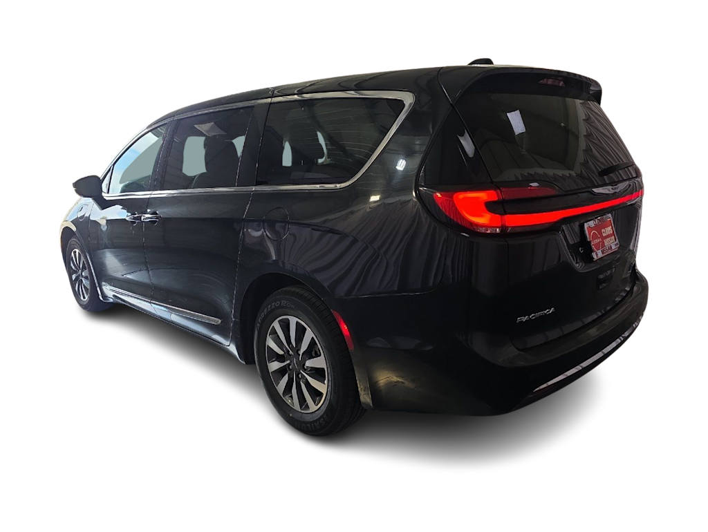 Thumbnail: 2023 Chrysler Pacifica - 4