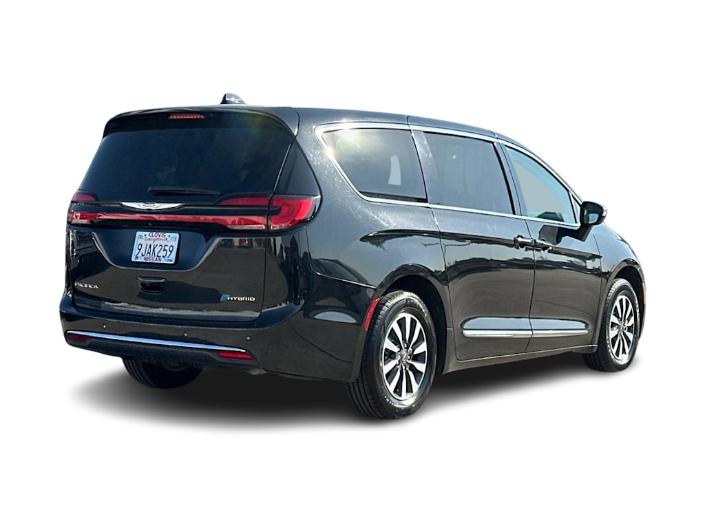 Thumbnail: 2023 Chrysler Pacifica - 16
