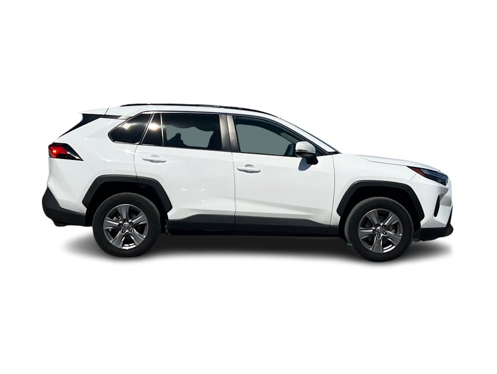 Thumbnail: 2022 Toyota RAV4 - 21
