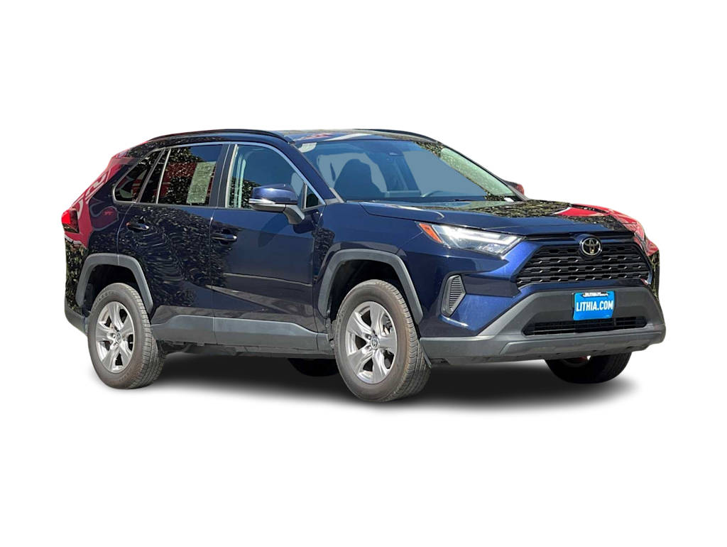 2022 Toyota RAV4 XLE 22