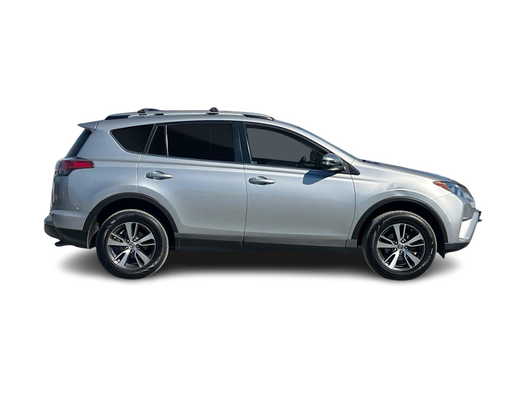 Thumbnail: 2018 Toyota RAV4 - 21
