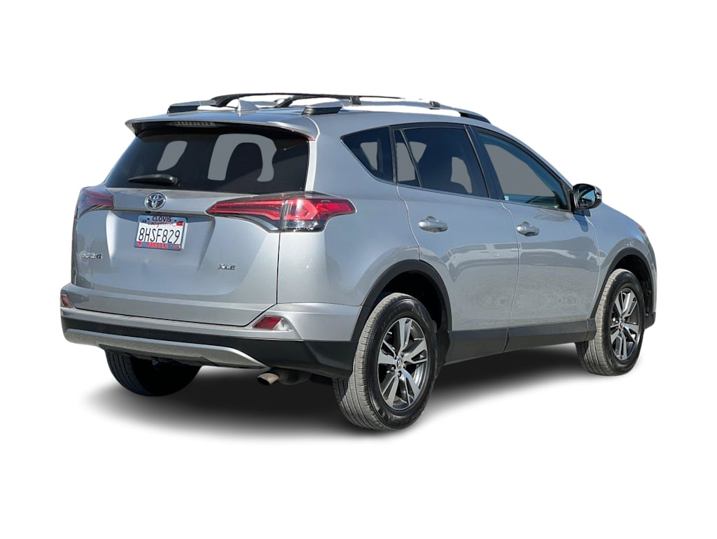 Thumbnail: 2018 Toyota RAV4 - 20