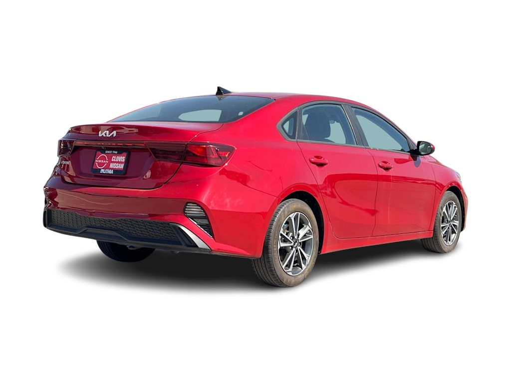 Thumbnail: 2023 Kia Forte - 18