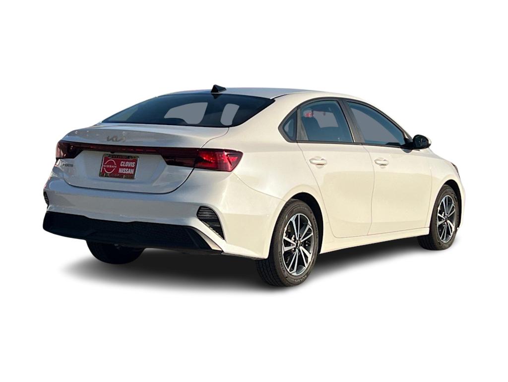 Thumbnail: 2023 Kia Forte - 19