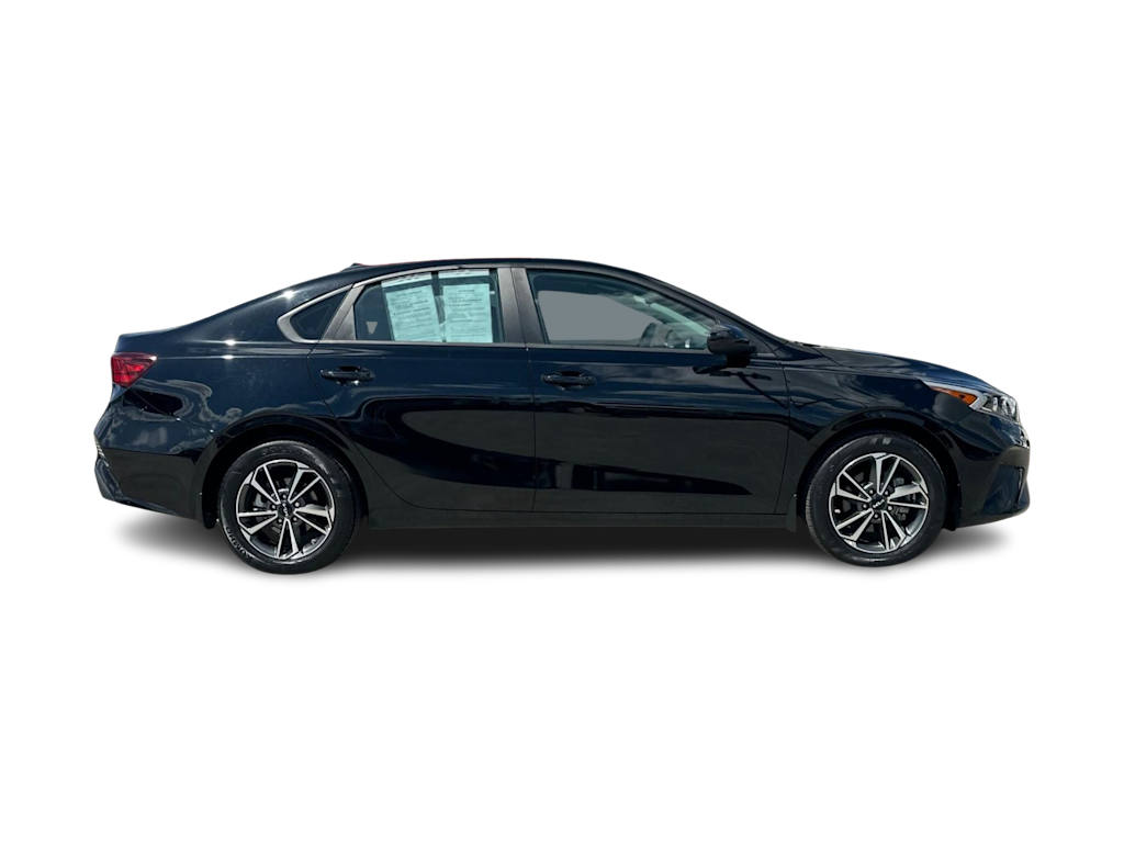 Thumbnail: 2023 Kia Forte - 19