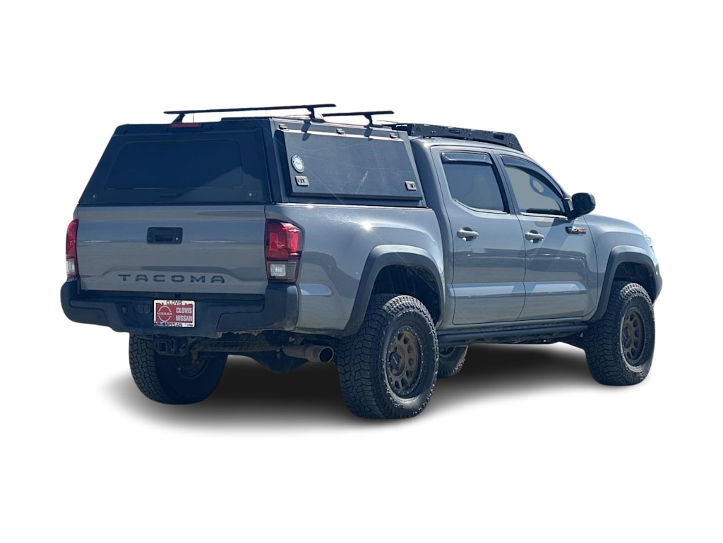 Thumbnail: 2019 Toyota Tacoma - 18