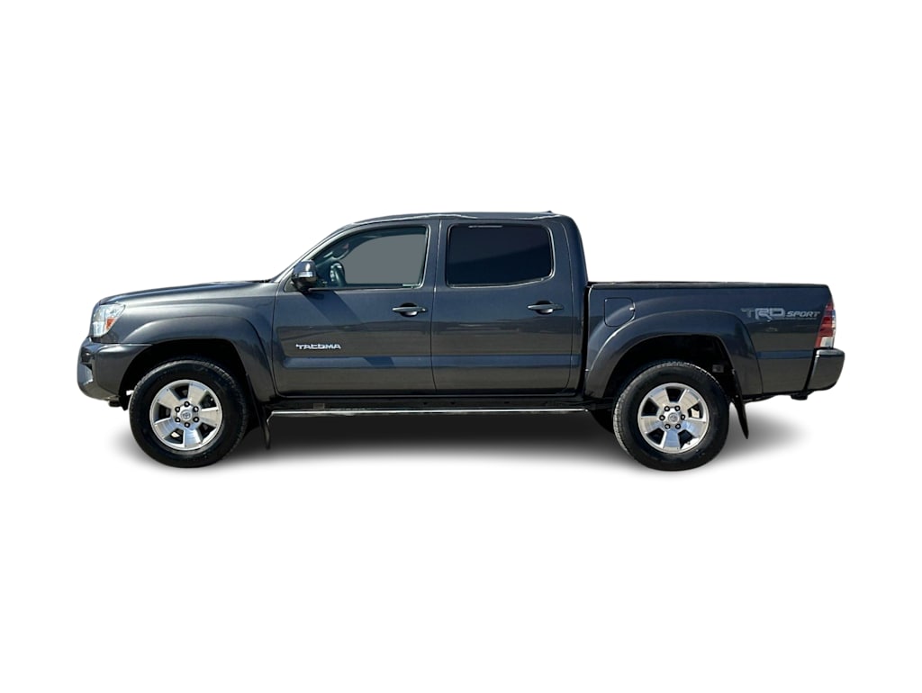 Thumbnail: 2015 Toyota Tacoma - 3