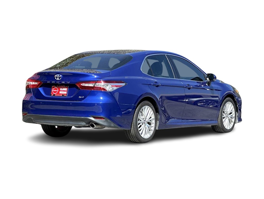 2018 Toyota Camry XLE 19