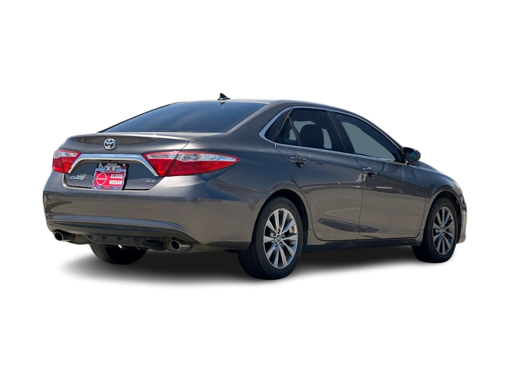 Thumbnail: 2015 Toyota Camry - 18
