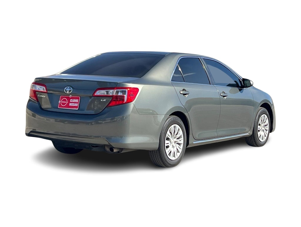 Thumbnail: 2012 Toyota Camry - 18