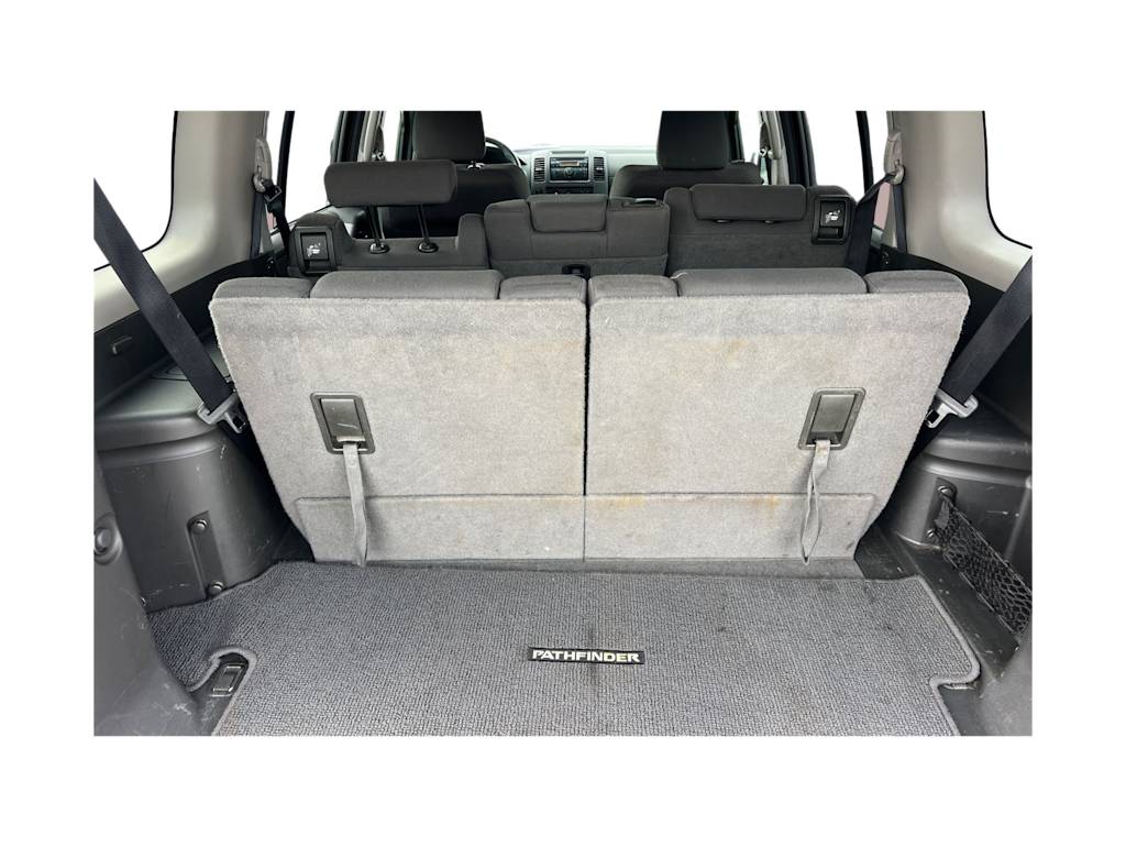 Thumbnail: 2011 Nissan Pathfinder - 17