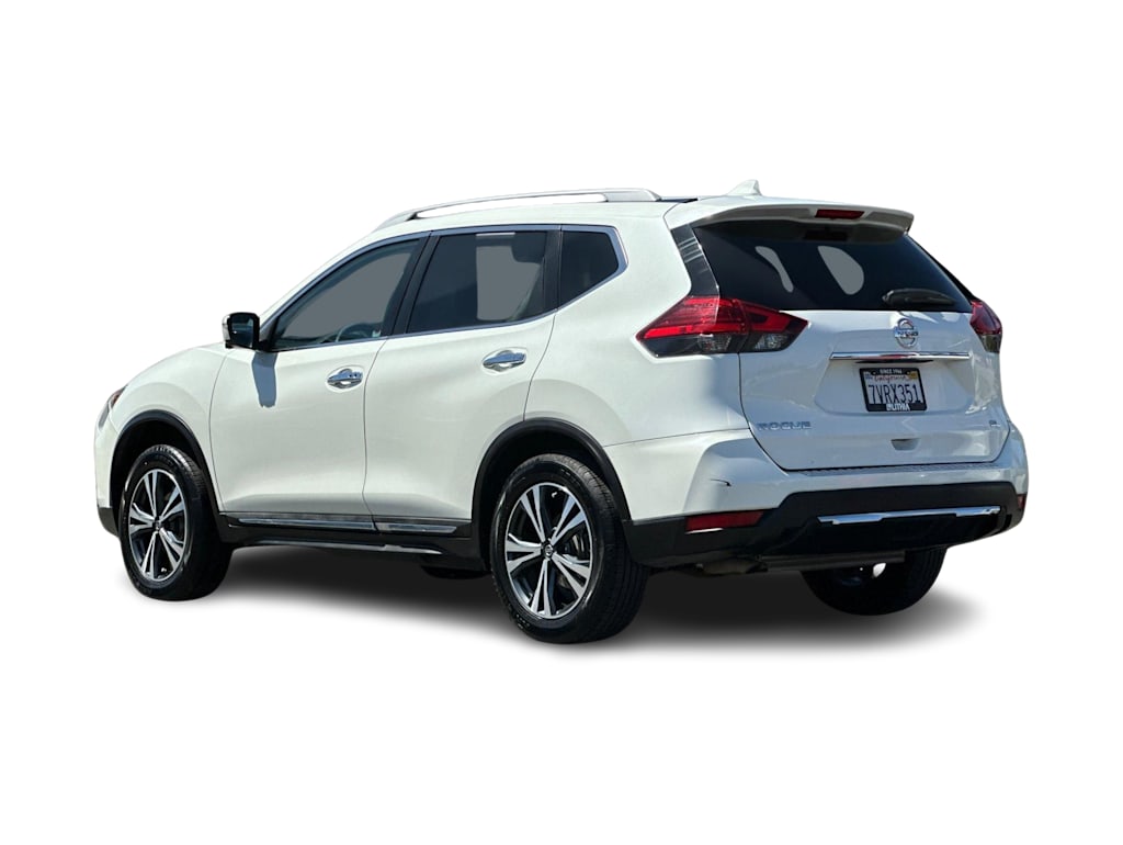 Thumbnail: 2017 Nissan Rogue - 4