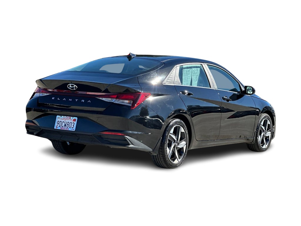 Thumbnail: 2023 Hyundai Elantra - 17