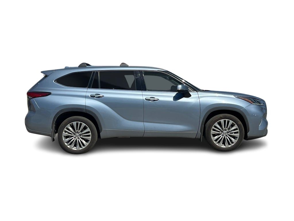 Thumbnail: 2022 Toyota Highlander - 19