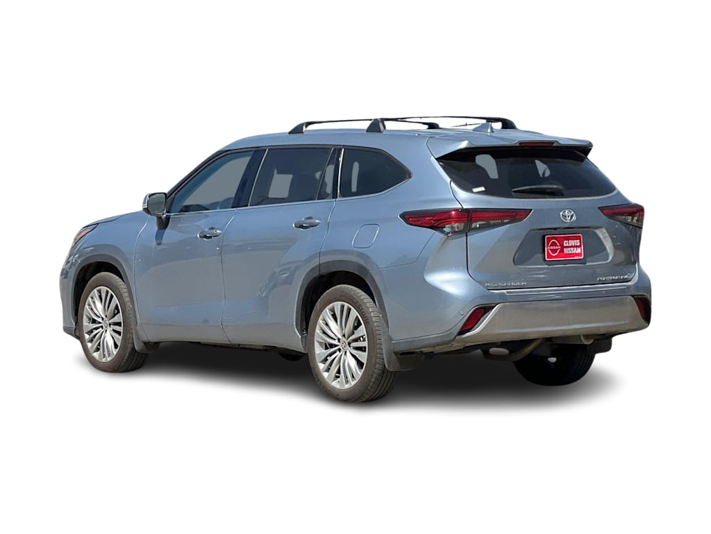 Thumbnail: 2022 Toyota Highlander - 4