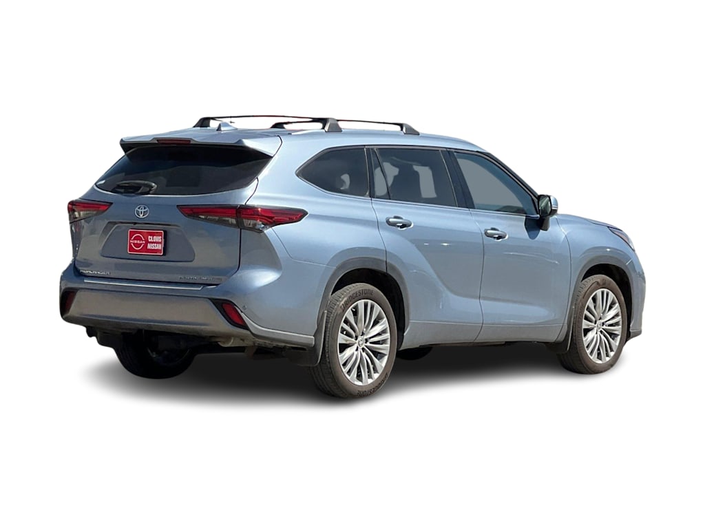 Thumbnail: 2022 Toyota Highlander - 18