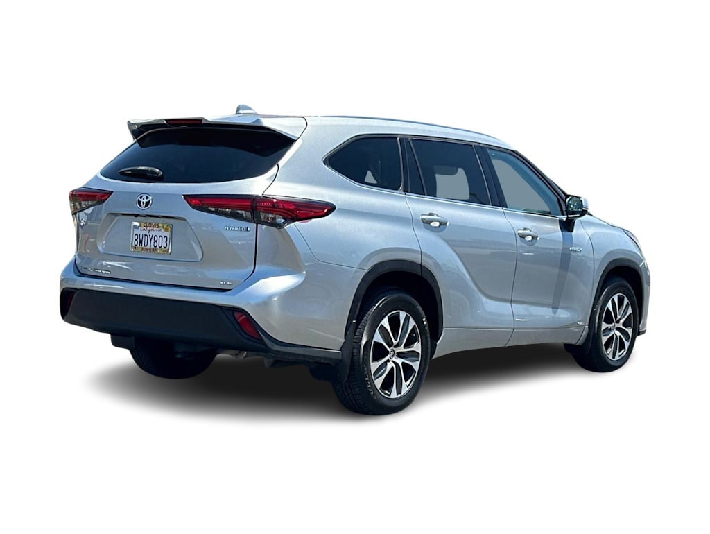 Thumbnail: 2021 Toyota Highlander - 18