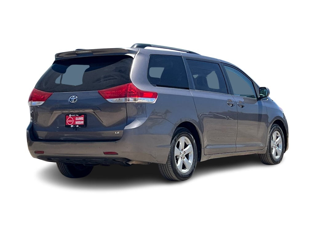 Thumbnail: 2014 Toyota Sienna - 17