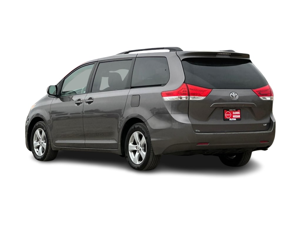 Thumbnail: 2014 Toyota Sienna - 4